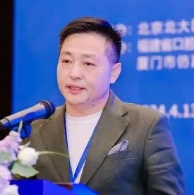 曾杰生，来自福建厦门卓亚口腔，出任中华口腔医学会第六届「民营口腔医疗分会」常务委员